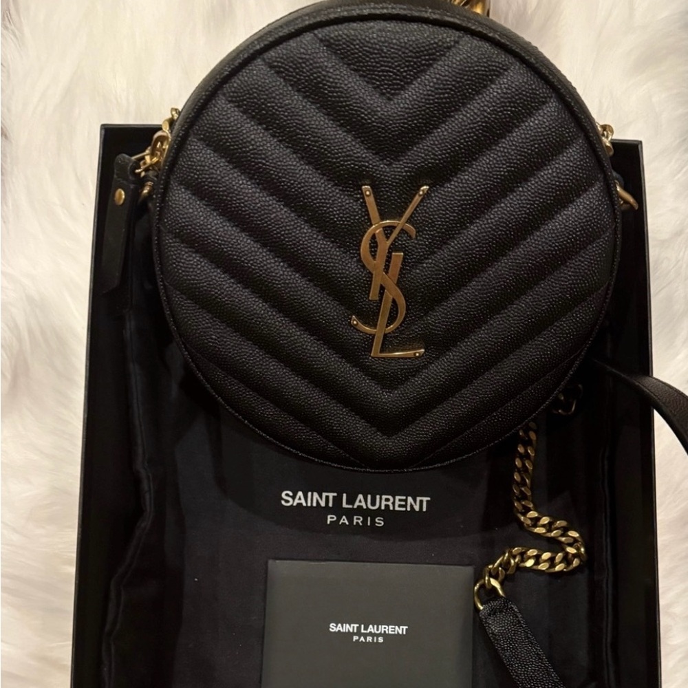 NEW, AUTHENTIC YVES SAINT LAURENT YSL Round Purse, Chain And Leather Strap - Picture 2 of 15